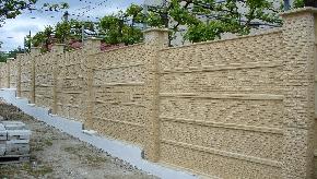 Betonový plot remienkový 